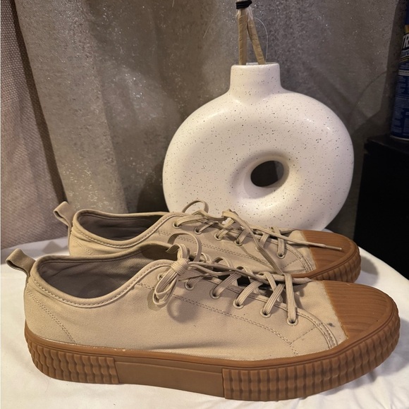 Tan and Brown Low-Top Sneakers with Chunky Sole - Picture 1 of 7